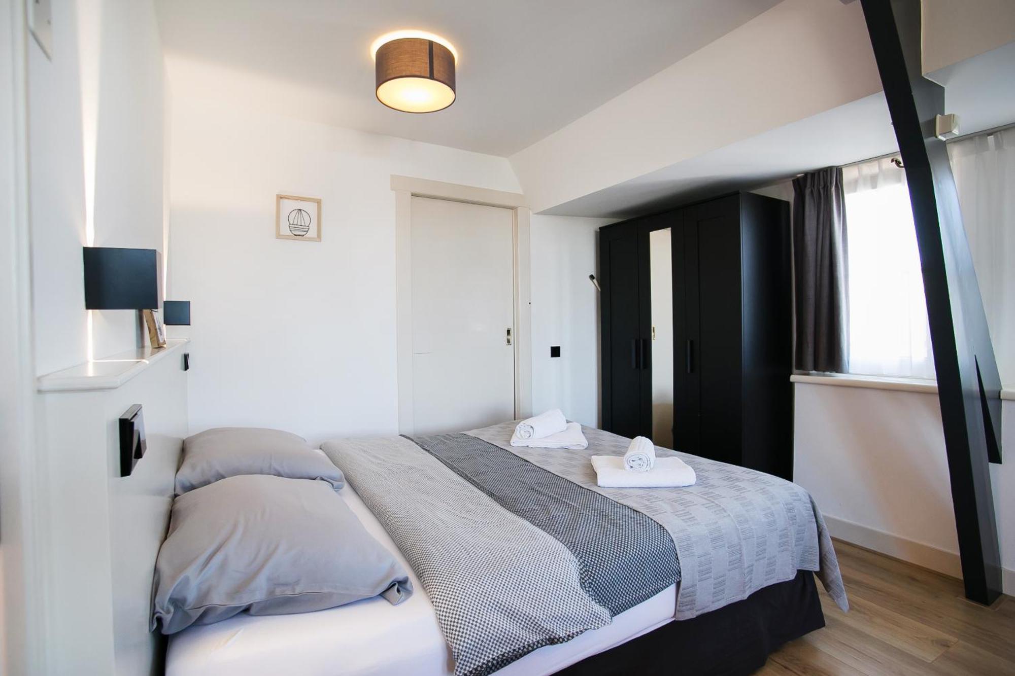 Four Star Apartments - Berkenbosch Blokstraat Haag Rum bild